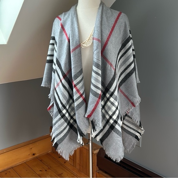 Outlander Vibes Flowy Plaid Wrap - Picture 12 of 12